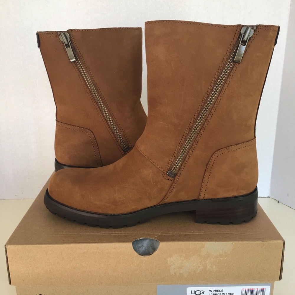COPY - - New auGG Women Niels Boots. Brown size 9 Women.